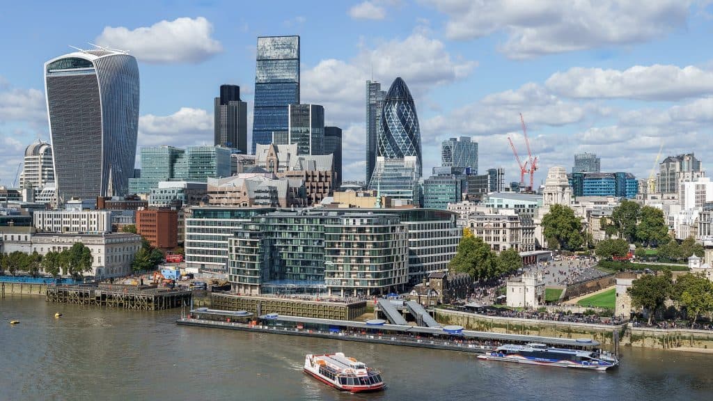 1920px-city_of_london_skyline_from_london_city_hall_-_sept_2015_-_crop